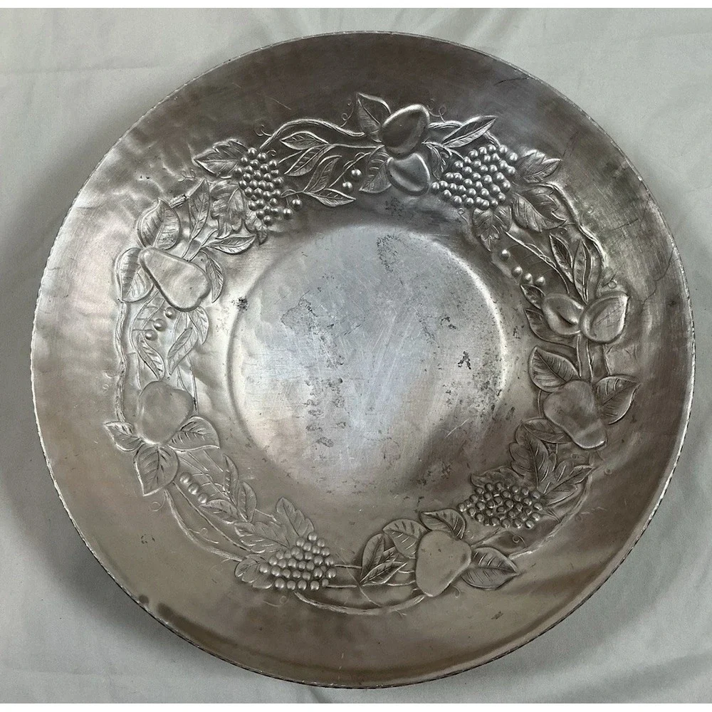 Everlast Forged Aluminum Bowl Fruit Grapes Dish Vintage 11